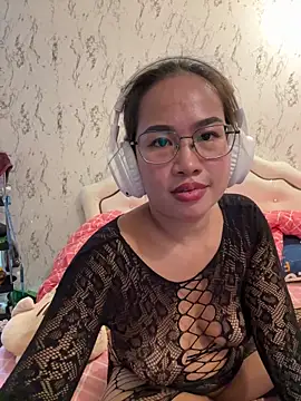 Chatroom XXX en direct de Ponthip