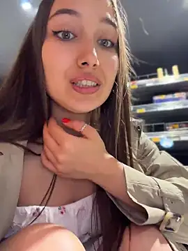 ICrazyOneIRL's Live XXX Chat