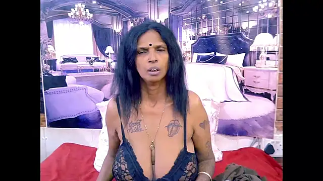 IndianVanya4u2u's Live XXX Chat