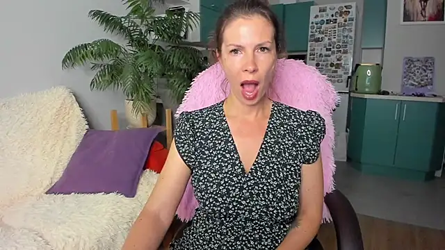 دردشة ChristinaGlory الجنسية المباشرة