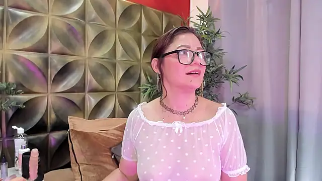 Gaia_rougee's Live XXX Chat