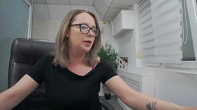 XXX chat uživo modela MaddyVelvet