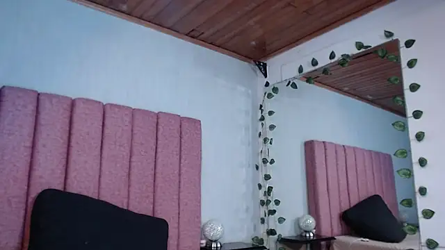 SaraLjordadのライブXXXチャット