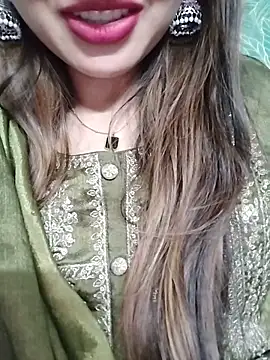 Chatroom XXX en direct de Noor_Darliing