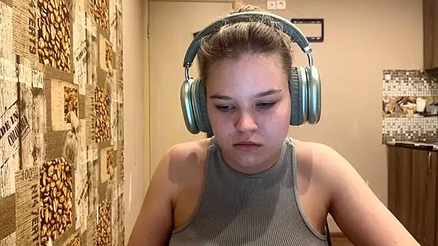 צ'אט XXX בשידור חי של HellyRay