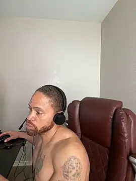 Fathero1time XXX чат на живо