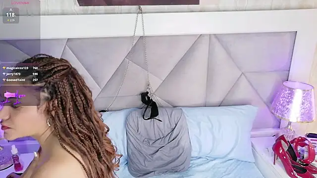SussyRoss' Live XXX Chat