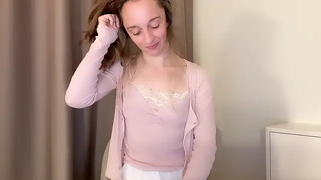 צ'אט XXX בשידור חי של ShySchoolGirl