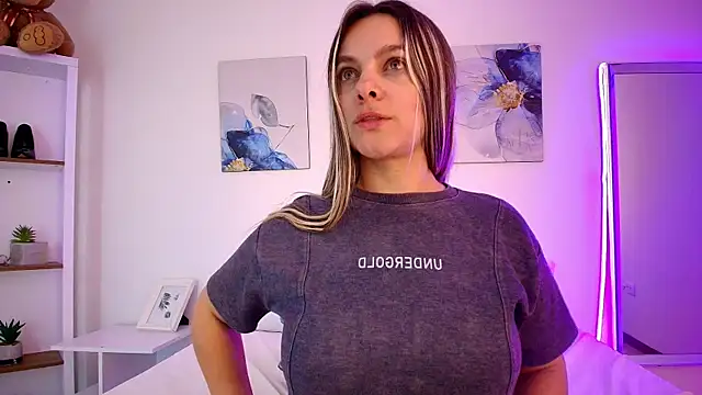 Isabella_Harley Chat XXX in diretta