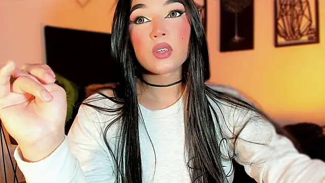 Chat +18 de misstreslatin ao vivo