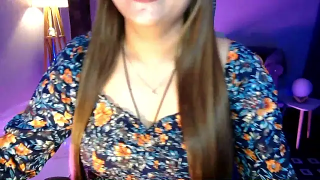 XXX chat uživo modela Mitikaa