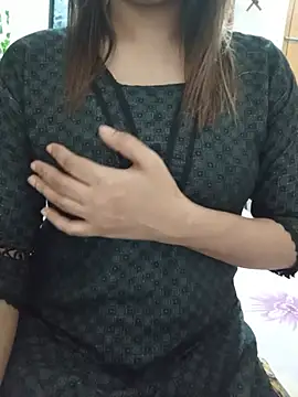 Tanha18 লাইভ XXX চ্যাট