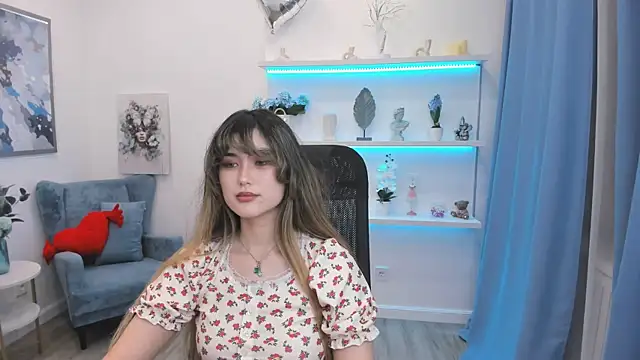 AnneTLi Adlı Modelin Canlı XXX Sohbeti