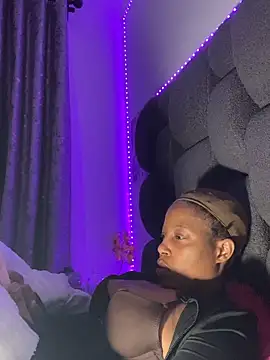 RainBougie's Live XXX Chat
