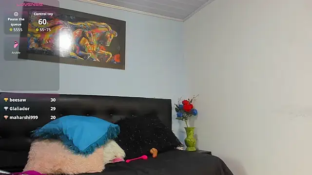 kaylaMinov_ Adlı Modelin Canlı XXX Sohbeti