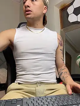Chat +18 de Dereck_Klain ao vivo