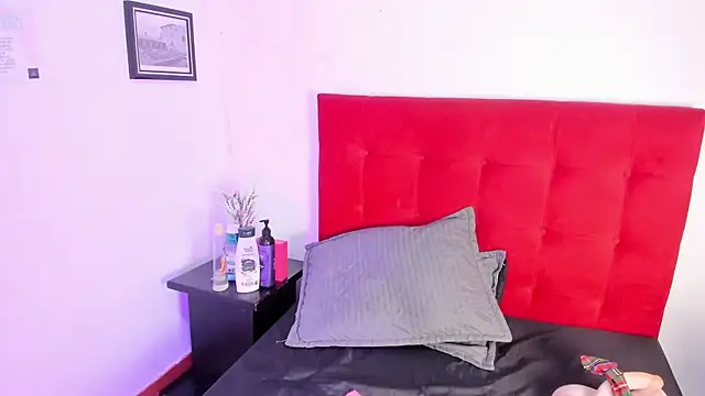XXX chat uživo modela EstrellaSmmith