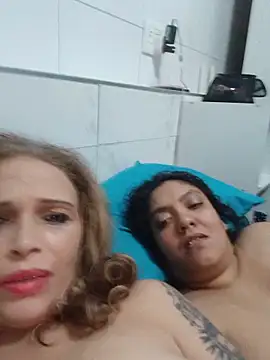 XXX chat uživo modela 2Juicy_pussy