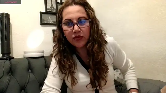 LaVaquera Chat XXX live