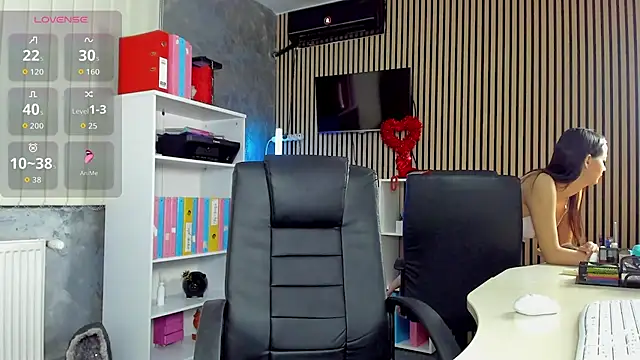 OfficeGirls: απευθείας συνομιλία ΧΧΧ