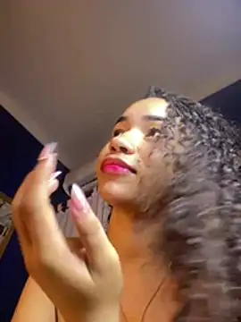 ZoeyFierce Adlı Modelin Canlı XXX Sohbeti