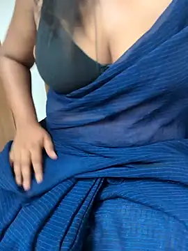 XXX chat uživo modela Mallu-Aleena