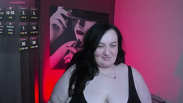 XXX chat uživo modela QueenOfHaze