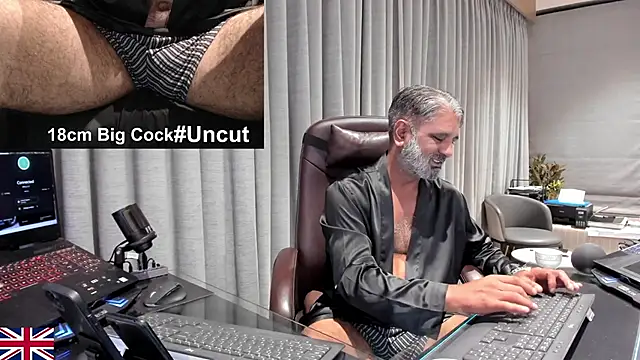 OnlineBossUK's Live XXX Chat