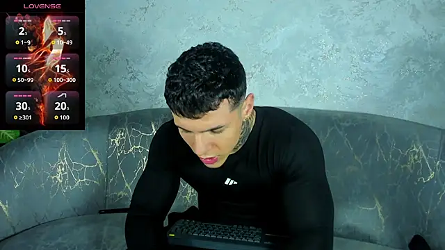 Онлайн чат XXX SalvatoreDmore