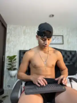 Онлайн чат XXX Lander_Cruz
