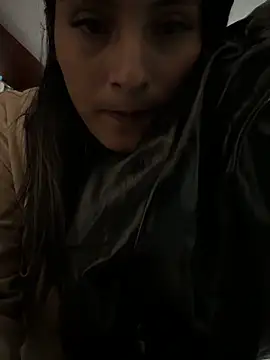 XXX chat uživo modela Cami_Leon2
