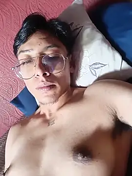 XXX chat uživo modela AlexxEngine