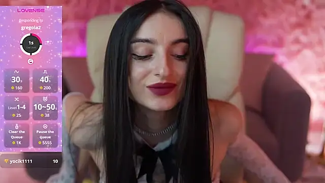 XXX chat uživo modela EmilyyMoon