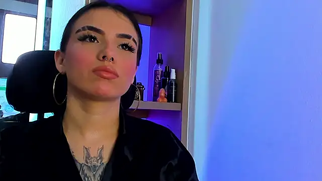 XXX chat uživo modela isabella_hv