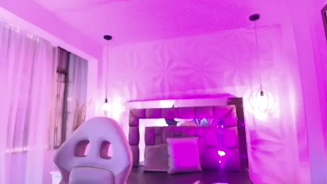 Queen_perla_ élő XXX-chatje
