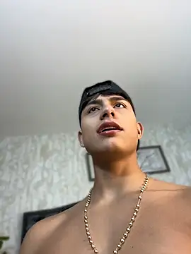 Lander_Cruz 即時 XXX 聊天