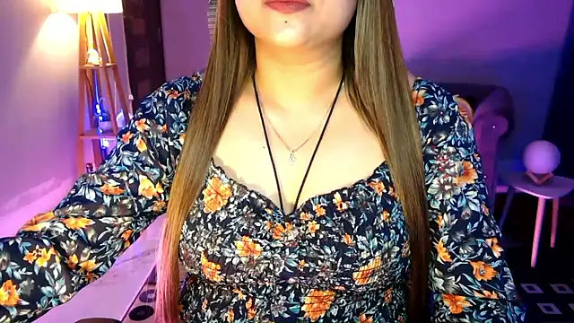 Mitikaa Chat XXX in diretta