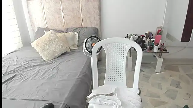 XXX chat uživo modela EnyelDavies