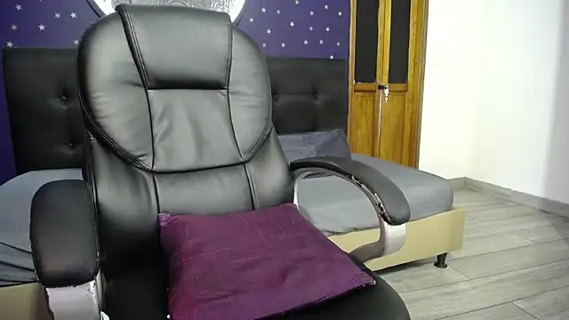 violet_angel13's Live XXX Chat