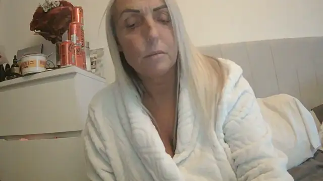 theblondecocklover Chat XXX in diretta