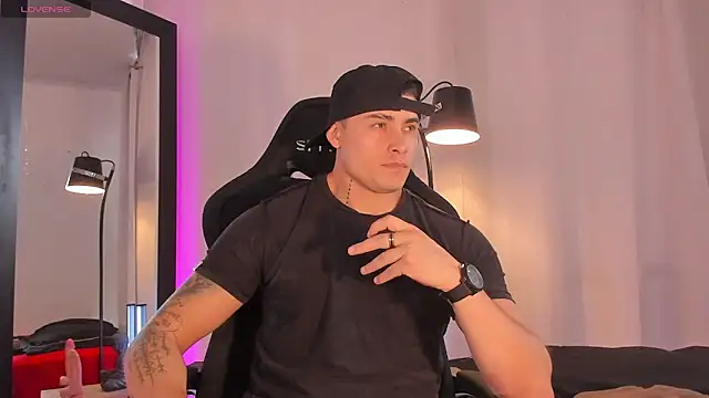 Онлайн чат XXX connorsmiith