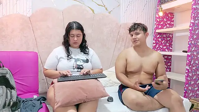ParejaCurvy20 Live XXX-Chat