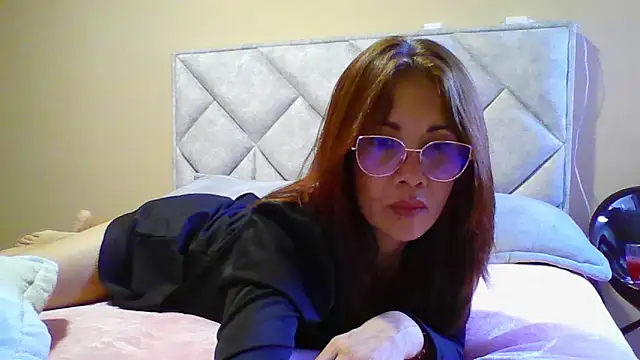camila_star10's Live XXX Chat