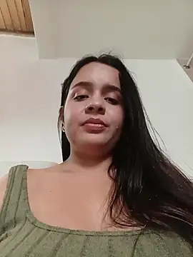 Julieth_hot-69のライブXXXチャット