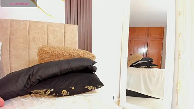 scarlet_fox75のライブXXXチャット