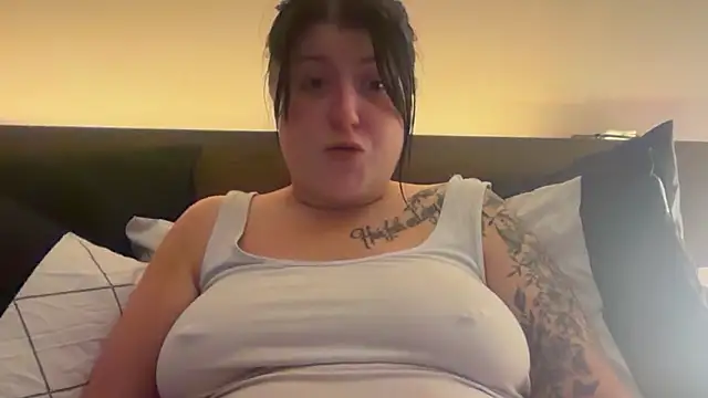 Czat XXX na żywo – LucyLou31