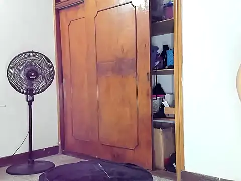 Genesisklart Adlı Modelin Canlı XXX Sohbeti