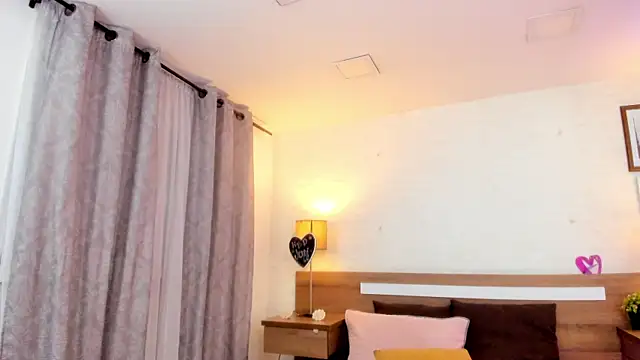JenniferAuriston Adlı Modelin Canlı XXX Sohbeti