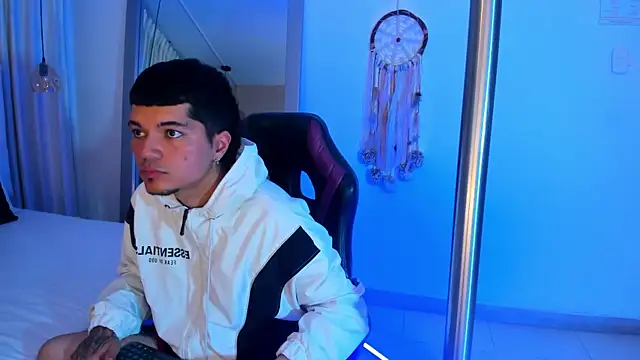XXX chat uživo modela Briian__