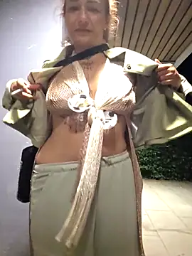 Hausverbot3 即時 XXX 聊天